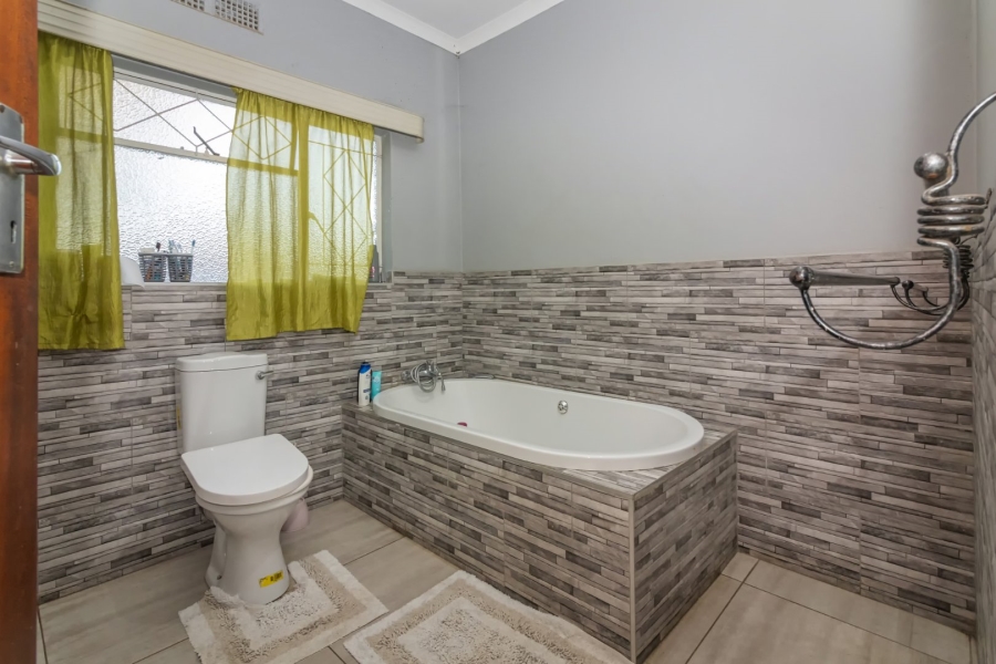 3 Bedroom Property for Sale in Uitsig Free State